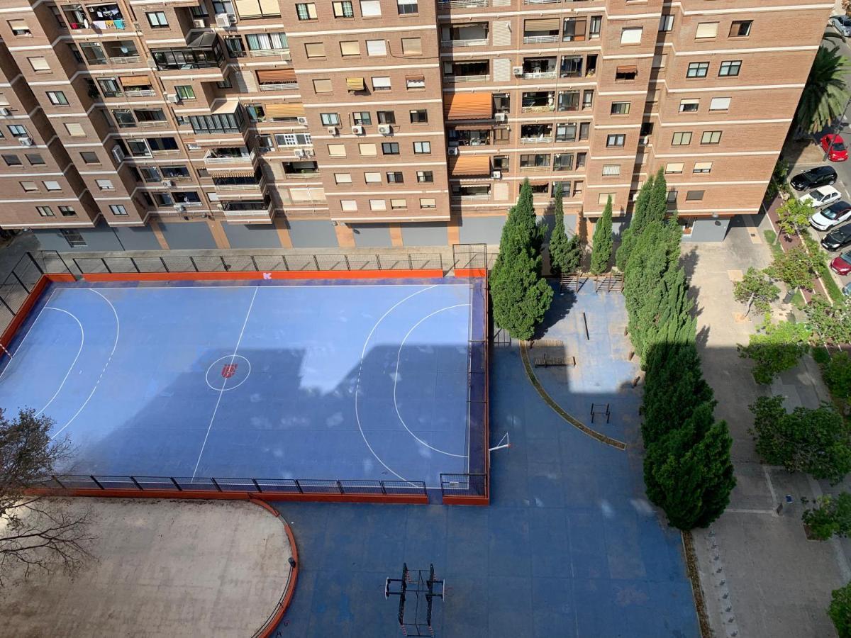 Con Cama Individual, Piso Compartido En Avenida Blasco Ibanez Валенсия